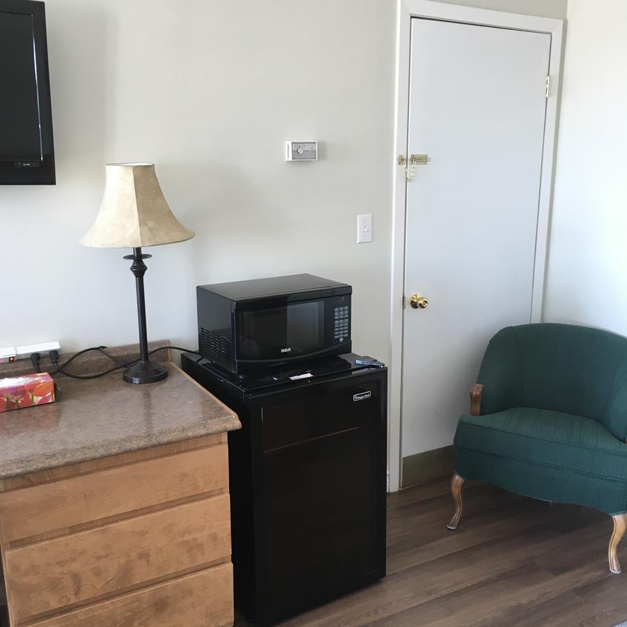 Anchor Motel And Suites Bedeque Bagian luar foto