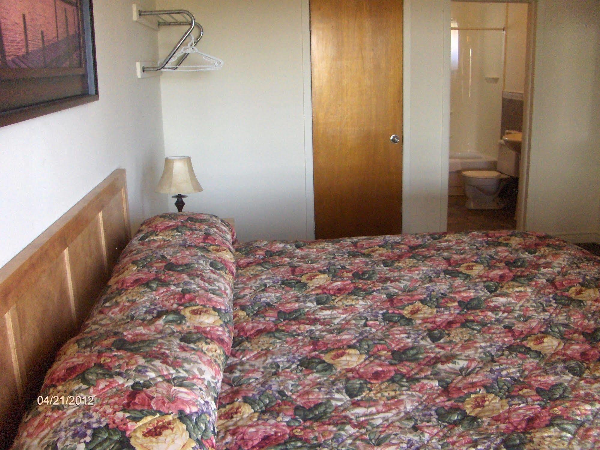 Anchor Motel And Suites Bedeque Bagian luar foto